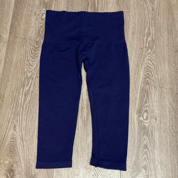 Soma Pants - Like New Soma Navy Slimming Crop Legging S